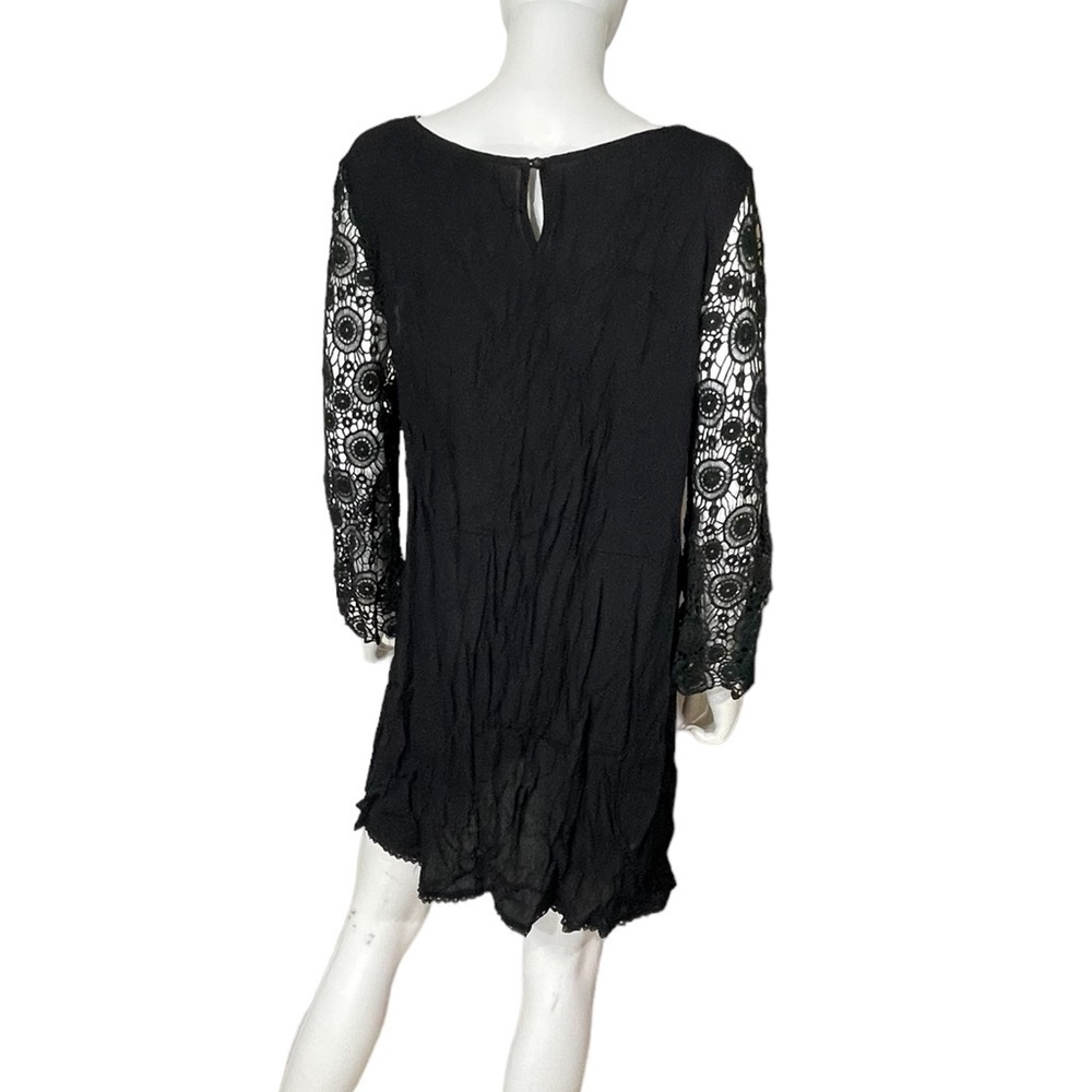 Umgee Black Sheer Crochet Long Sleeve Dress
New - Picture 5 of 6